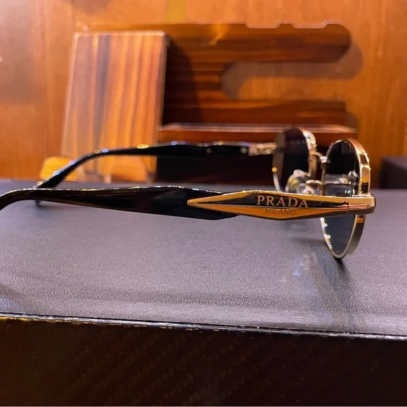 Prada 65ZS Gold/Oval Lense - Picture 5 of 12